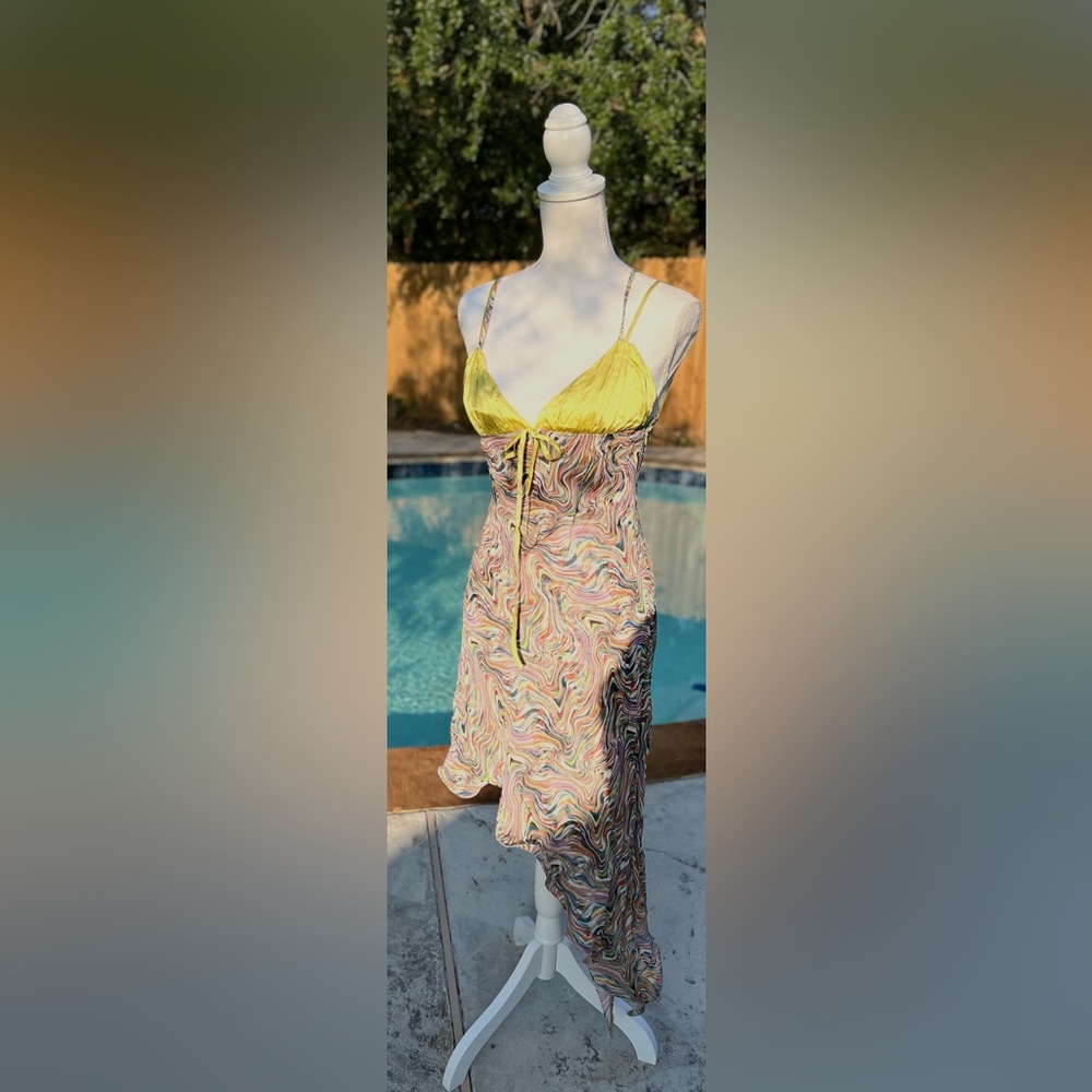 BGN Vibrant asymetric Backless Swirl Dress with Yellow Highlights